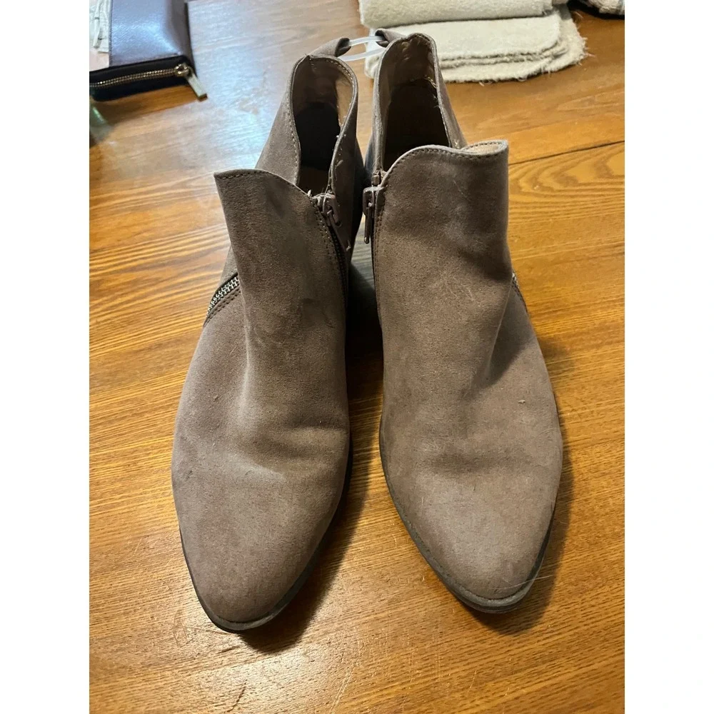 American Eagle Taupe Faux Suede Ankle Booties Pointed Toe Block Heel Size 9.5